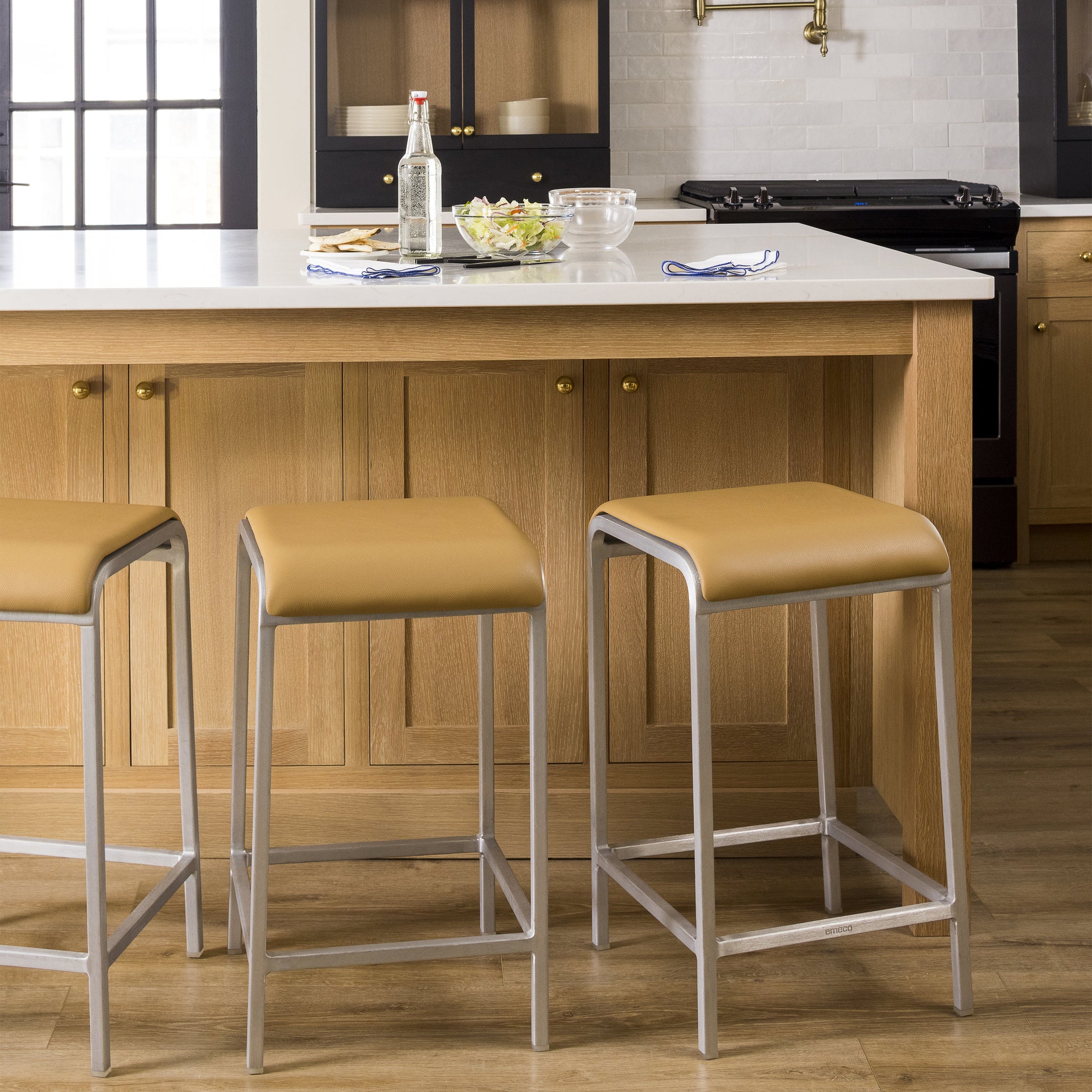 20-06 Bar and Counter Stool