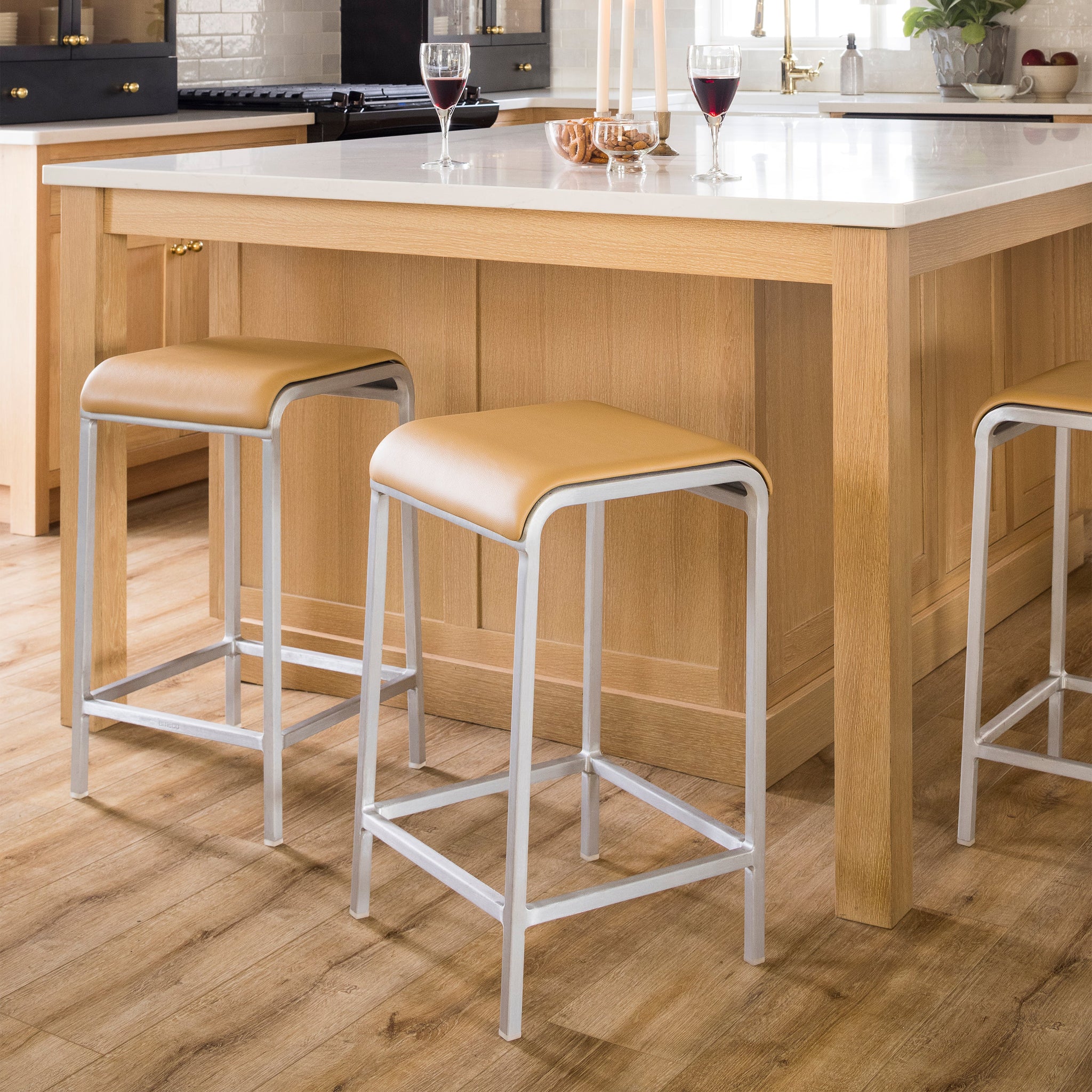 20-06 Bar and Counter Stool