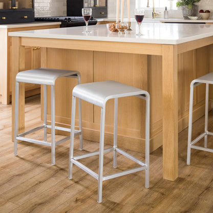 20-06 Bar and Counter Stool